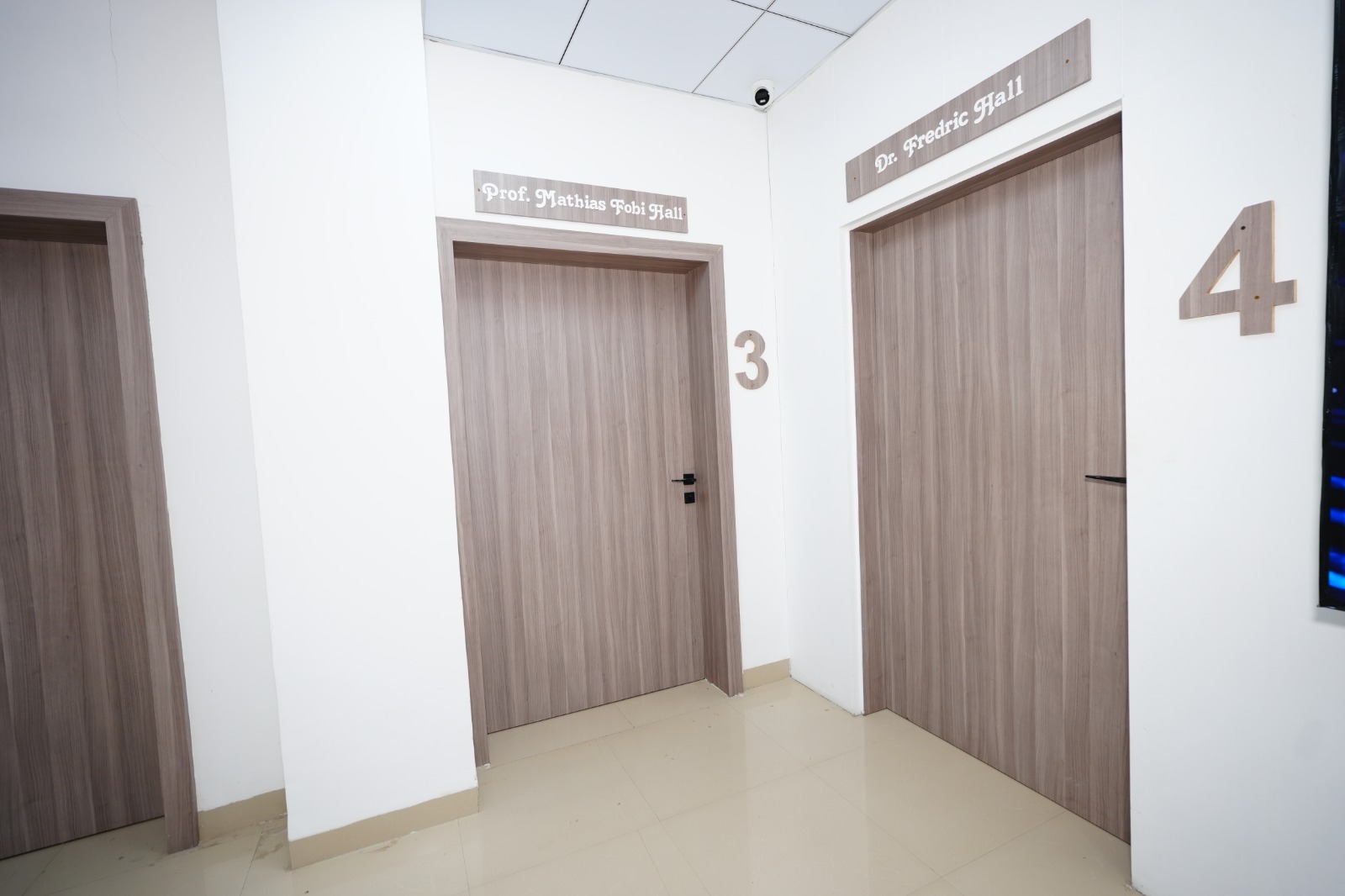l-hall4