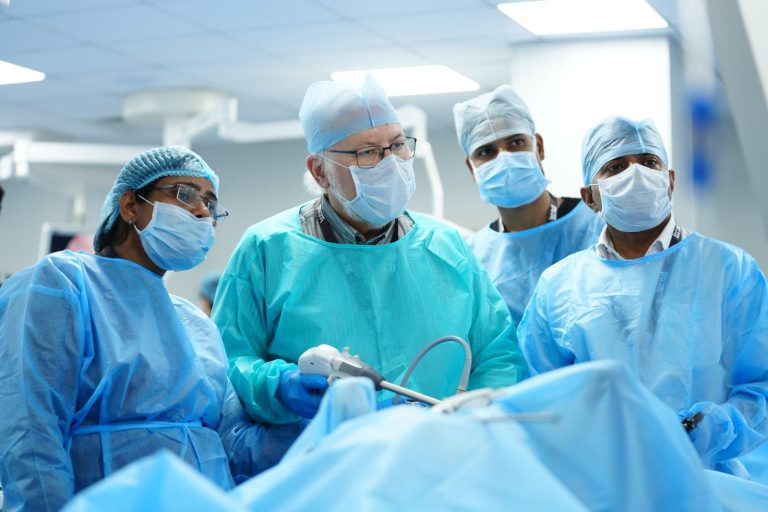 INTENSIVE COURSE IN MINIMAL ACCESS SURGERY